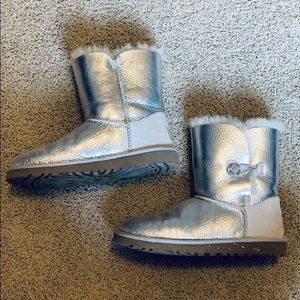 Silver metallic Uggs